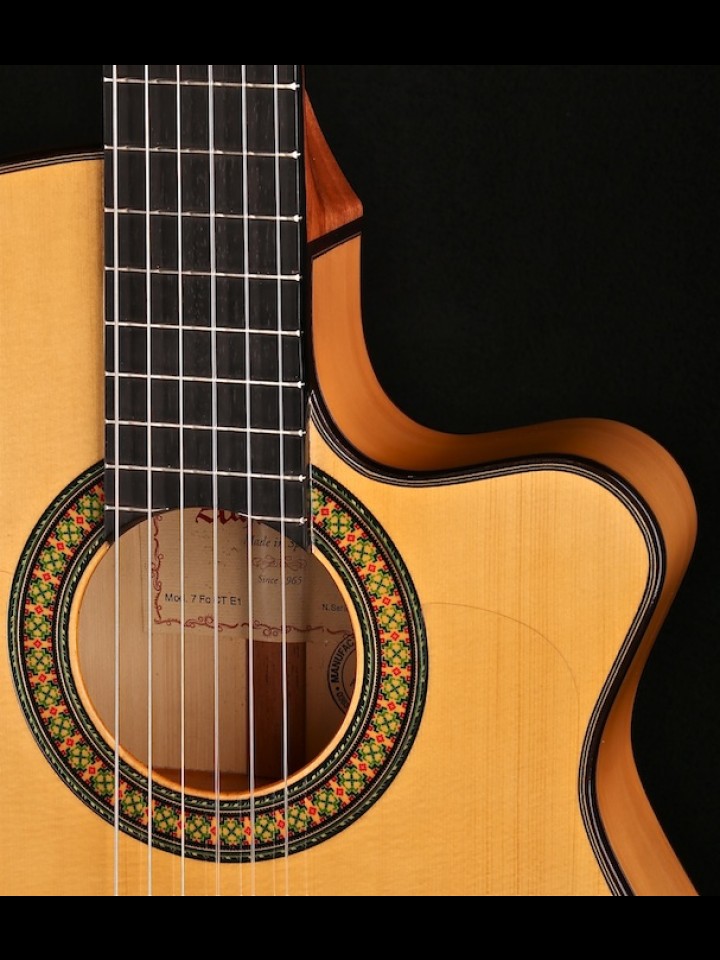 Thin-Line Cutaway Flamenco with Fishman ProBlend