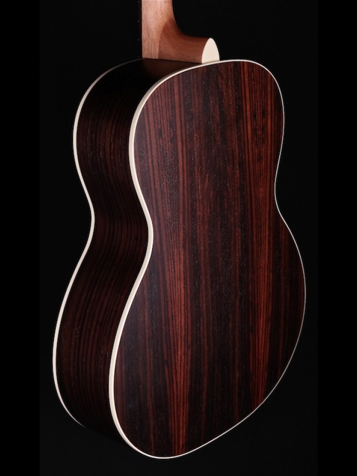 SOLID SPRUCE TOP W/RSWD TENOR SATIN FINISHED UKULELE