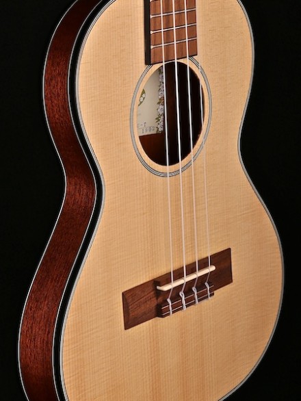 TENOR THINLINE TRAVEL UKE SOLI D SPRUCE TOP, W/BAG
